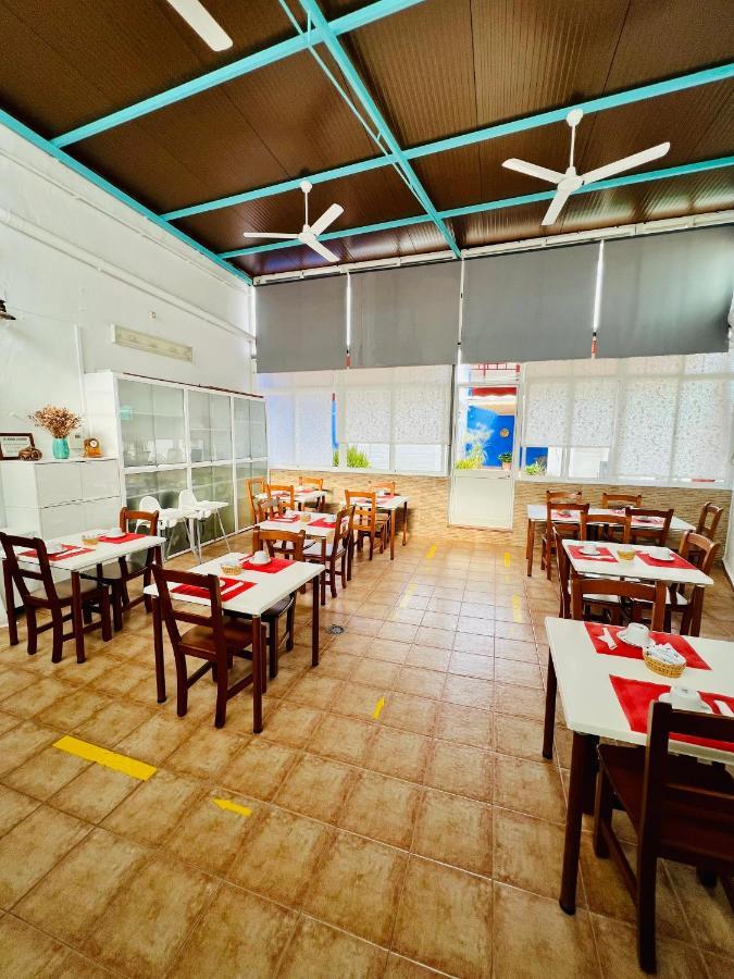 Hostal El Faro Чипиона Экстерьер фото