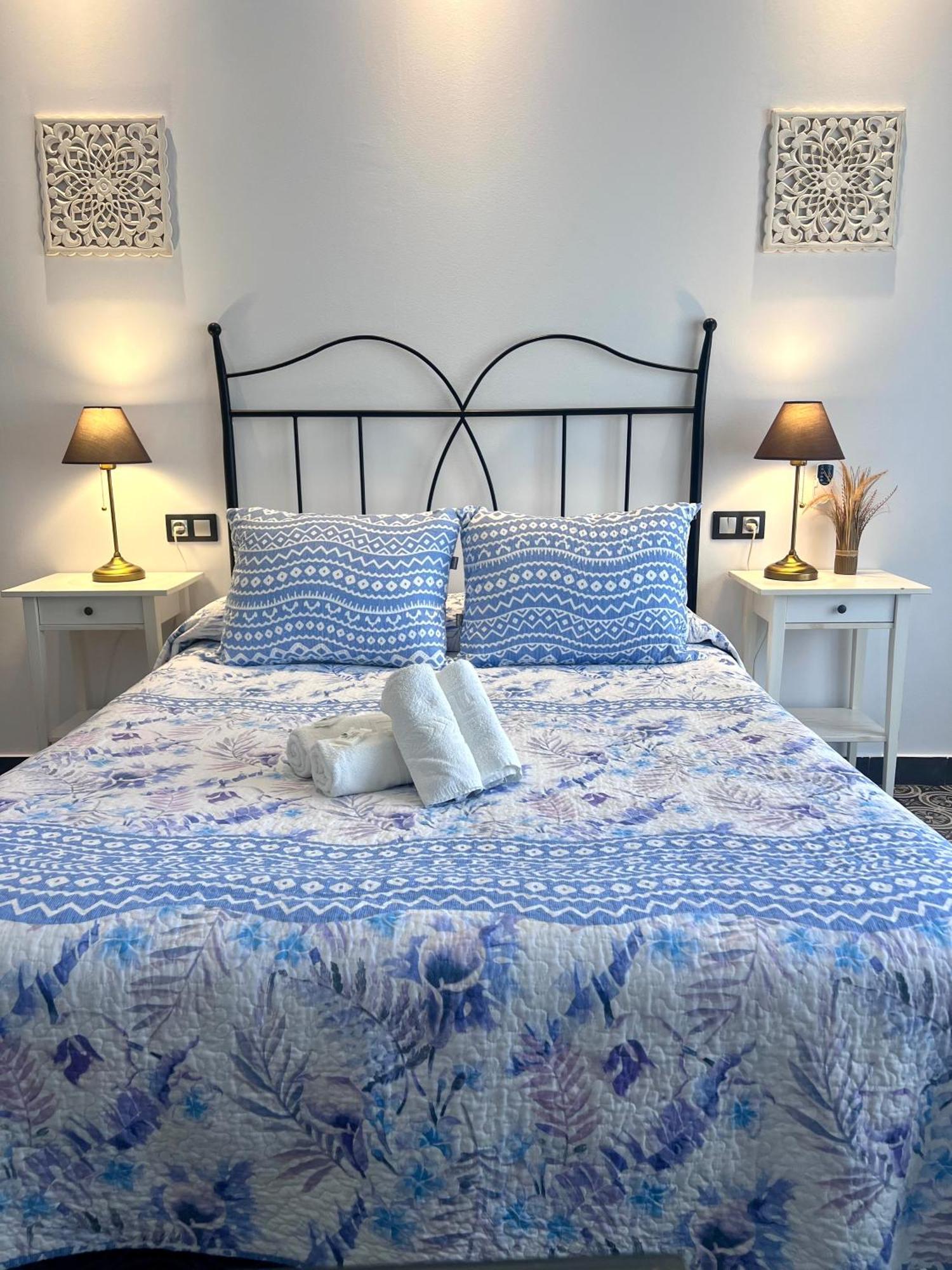 Hostal El Faro Чипиона Экстерьер фото